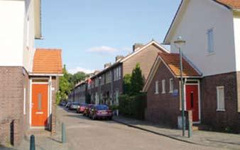 De straatnamen in het westelijke deel van de buurt zijn gebaseerd op allerlei takken van sport, bijvoorbeeld Discusstraat, Floretstraat, Hockeystraat, Tennisstraat en Veldloopstraat.