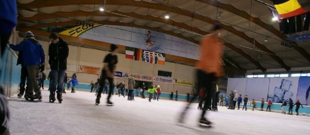 Wij spreken af om 17u op de markt in Wijtschate (voor het oud stadhuis) en we zullen waarschijnlijk rond 21u versleten en veilig terug zijn. Zorg dat je op tijd bent want de bus vertrekt stipt om 17u.