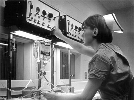 Gegevensverzameling anno 1988 Centrumgegevens Behandelingsvormen Dialysetechnieken Bestaffing Monitoring/ patiënt ratio