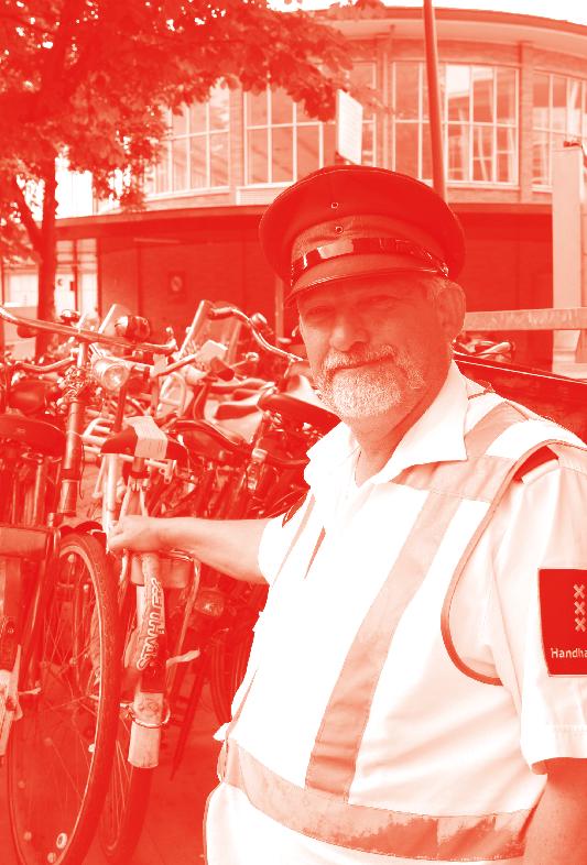 Inhoud 1 Inleiding 6 2 Beter benutten van fietsparkeerplekken 10 3 Werkinstructies algemeen 14 4 Werkinstructie verwaarloosde fietsen en fietswrakken 18 5 Werkinstructie ongebruikte fietsen 34 6