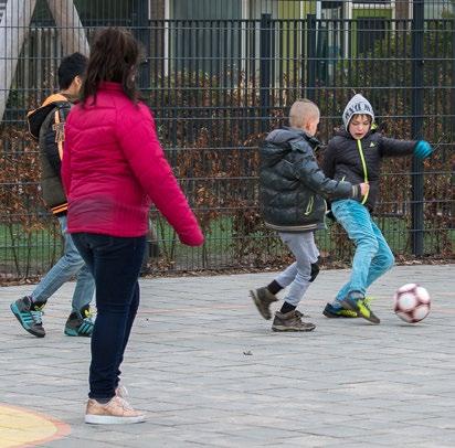 1 ONZE SCHOOL 4 De Linde biedt speciaal onderwijs aan kinderen KindCentrum Borgele 5 van 4 tot ongeveer 13 jaar met een verstandelijke beperking en aan kinderen met een meervoudige beperking.