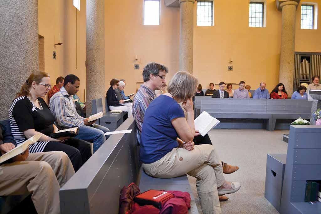 Inleiding De Kerk is gemeenschap van gelovigen, instituut, sociale beweging, pijler van de christelijke traditie en cultuur en drager van cultureel erfgoed.