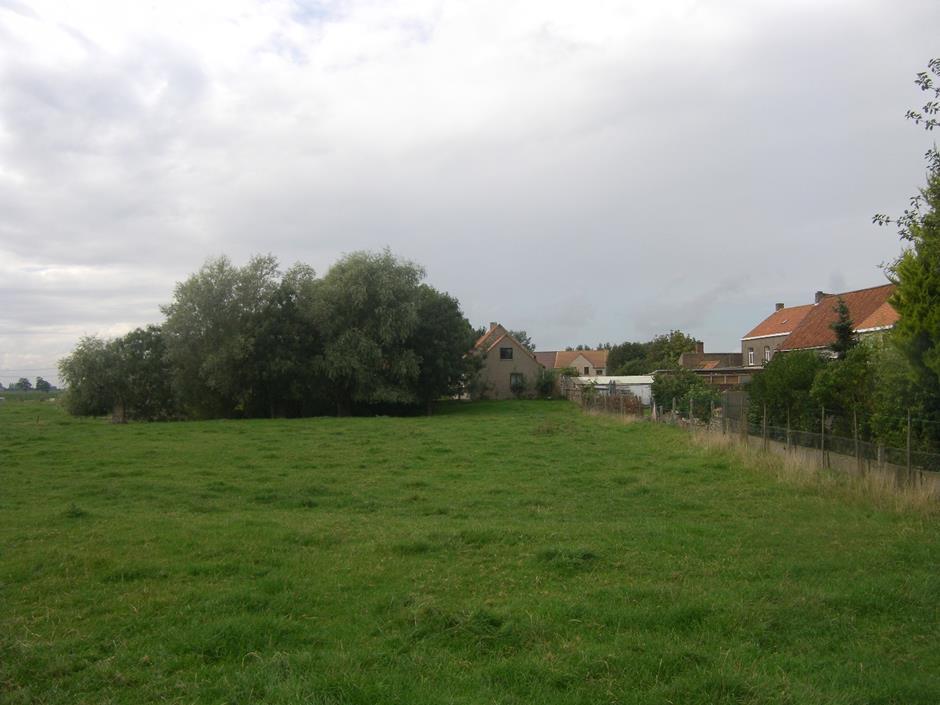 Fig. 4 Zicht vanuit het oosten op het neerhof van de Burg van Leisele.