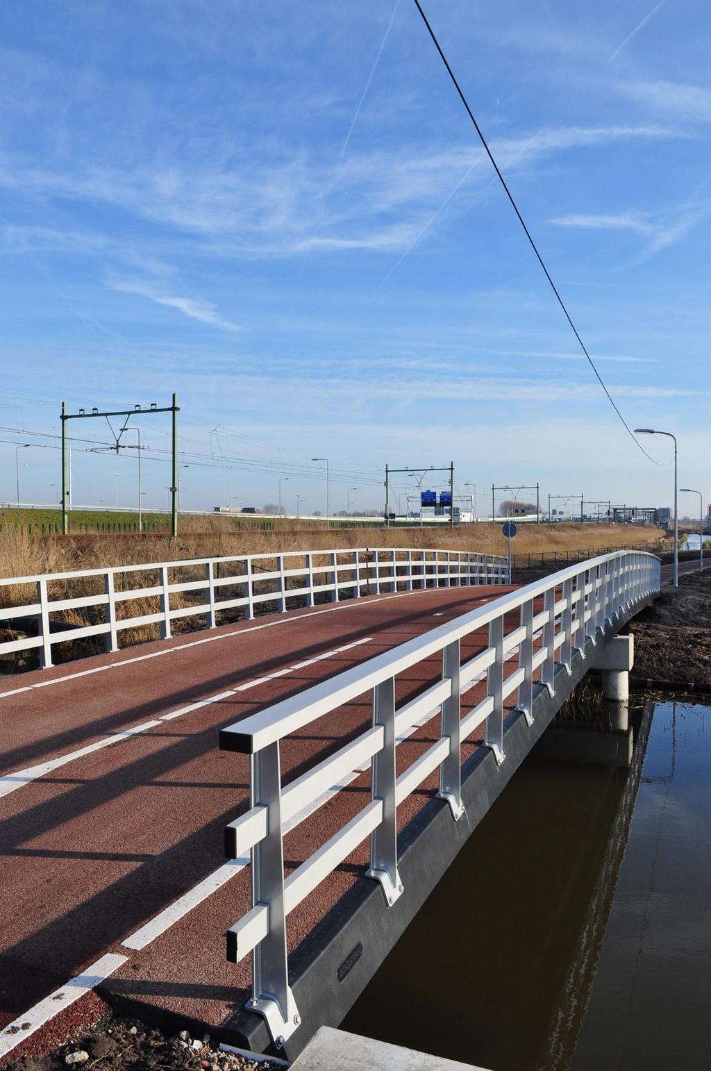bridges in NL Bicycle bridge The Hague: 26,5 x 5 m