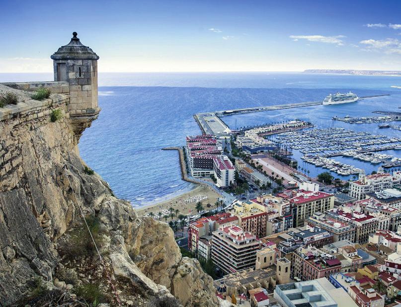 28 Vamos ALICANTE Castillo de Santa Bárbara Vanuit dit 9e eeuwse kasteel heb je een prachtig uitzicht over Alicante en