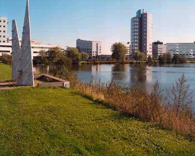 Daktuinen en gevelbegroening maken gebouwen aantrekkelijker voor bewoners en verhogen de waarde van het onroerend goed.