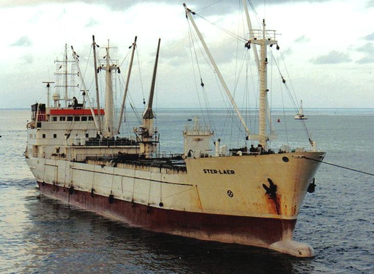 HARNS, IMO 9238351 (NB-167), 18-5-2001 te water gelaten bij Bodewes Volharding, Foxhol (347), 11-6- 2001 (BV) opgeleverd als DEWI LAKSMI door Volharding Shipyards B.V. te Hoogezand (347) aan P.T.