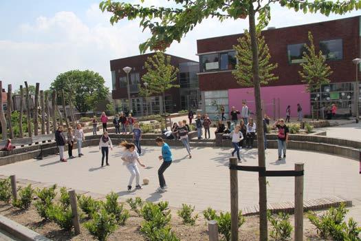 Afmetingen en aanwijzingen - Veld van 14,4x7,5m met afgeronde