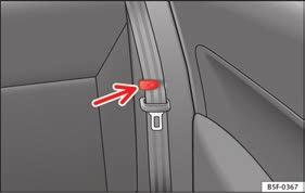 Rugleuning achterstoel neer- en terugklappen 3 Geldt voor wagens: LEON / LEON SC Afb. 153 Sluiting om de veiligheidsgordel in vast te gespen.