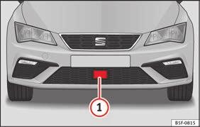Systemen ter ondersteuning van de bestuurder Heeft het symbool een witte kleur: ACC is actief. Er is een voorligger herkend. ACC regelt de snelheid en de afstand tot de voorligger.