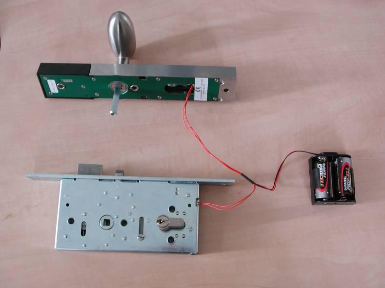 3 AANSLUITEN VAN DE CB-01 3.