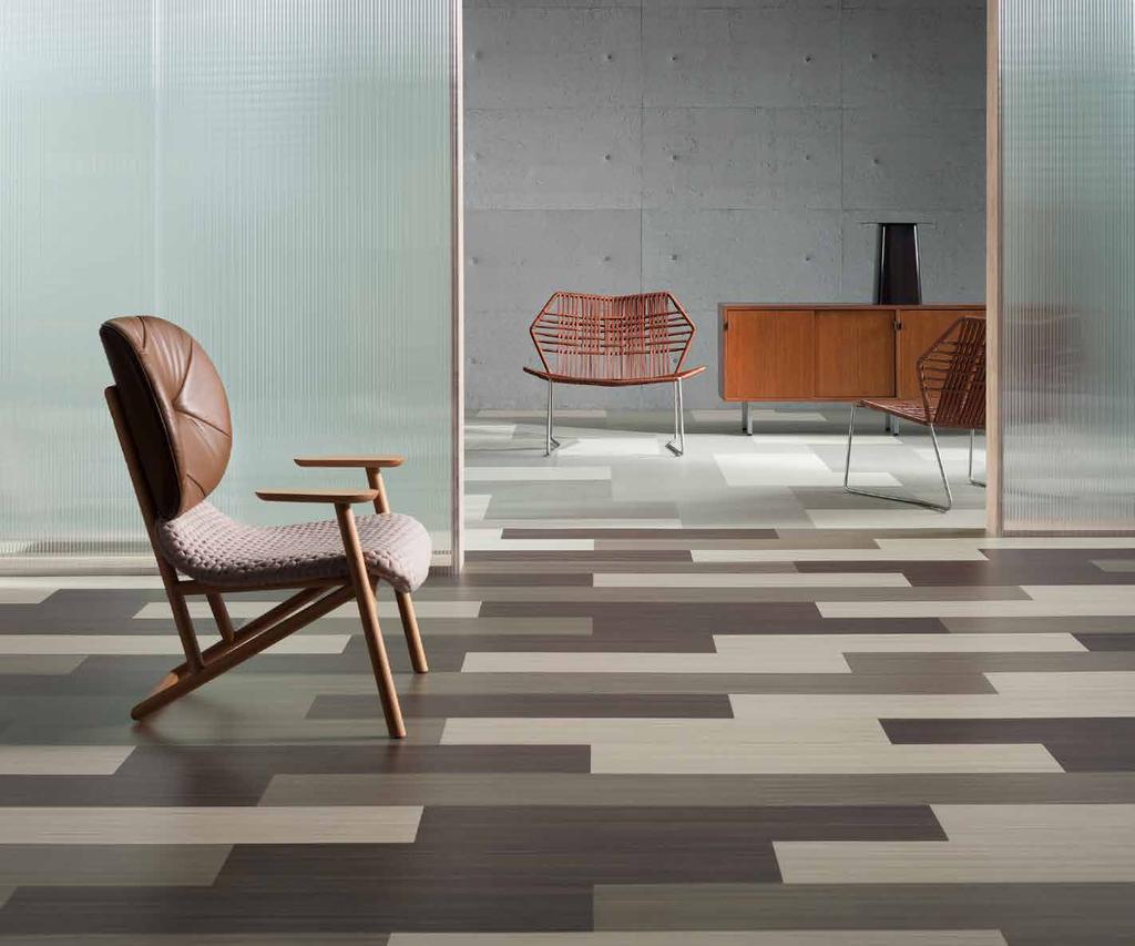 ritme Speels luxe hout Op de voorgrond een contrastrijke combinatie van drie kleuren in 100x25cm planken.