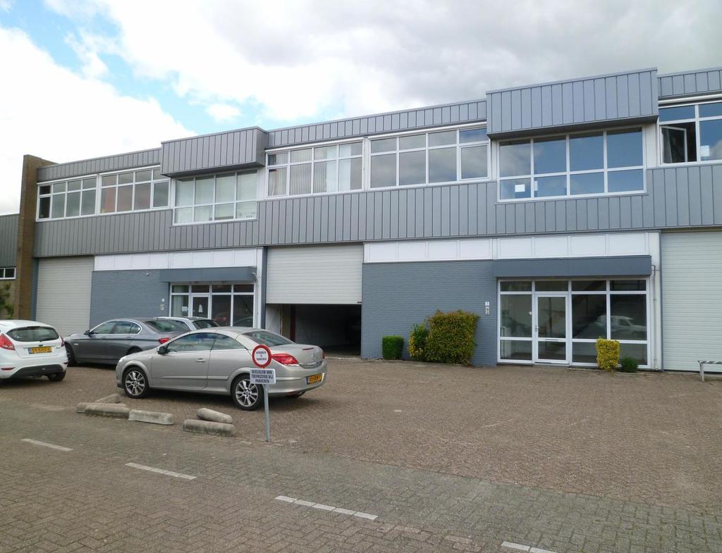 Rontgenstraat 10 te Oud-Beijerland Ca. 400 m² bedrijfsruimte en ca.