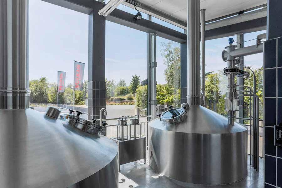 Het benodigde mout voor de bierbereiding zal worden geplet in een twee walsen schrootmolen.