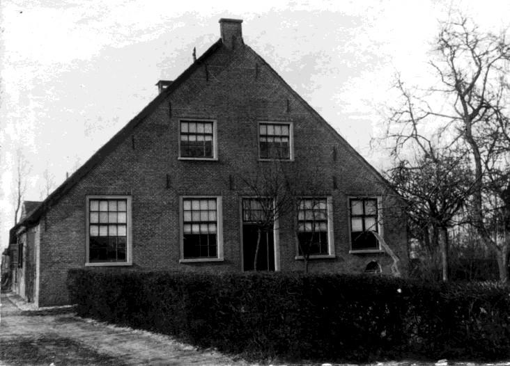 Foto van de boerderij Wakkerendijk 112 in het Samuel Bergserf, genomen in het begin van de 20e eeuw. Op deze boerderij zijn de gebroeders Rigter geboren.