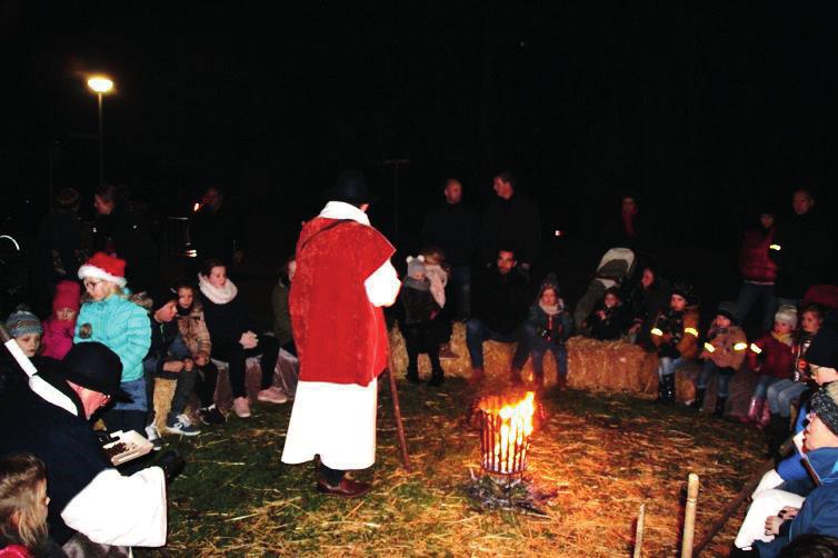 Er werd op Kerstavond warme chocomel en glühwein aangeboden.