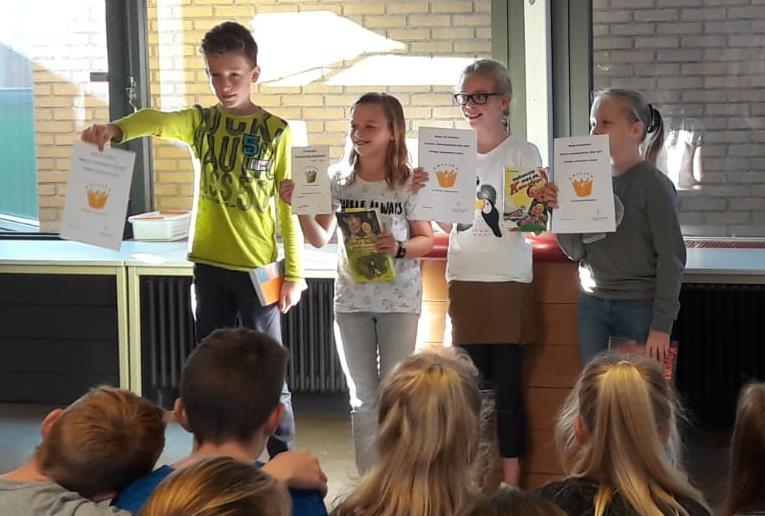 Nieuwe juf op donderdag en vrijdag in groep 2 Na de herfstvakantie krijgt groep 2 op donderdag en vrijdag een nieuwe juf. Haar naam is juf Lysbeth Rozendahl. Juf Lysbeth is een ervaren kleuterjuf.