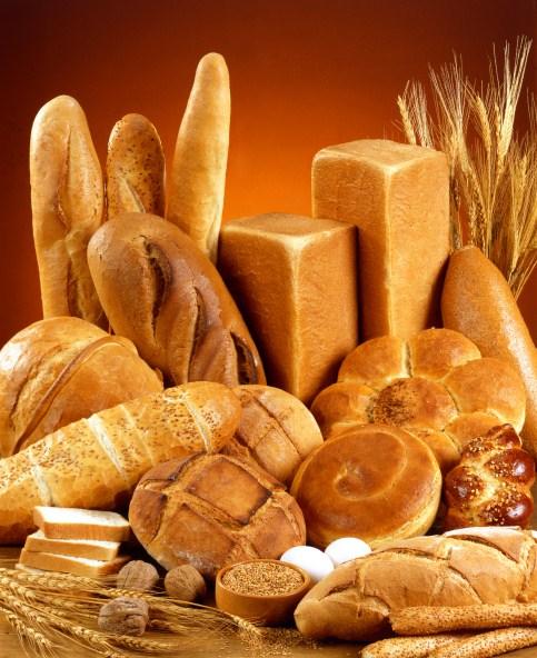 Brood, koffiekoeken, taarten en gebak In onze winkel bieden we dagvers brood en overheerlijke