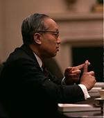 UNO secretaris-generaal U Thant bemoeide zich persoonlijk met de kwestie Na een overgangsadministratie door de Verenigde Naties zou het gebied op 1 mei 1963 aan de Indonesische autoriteiten worden