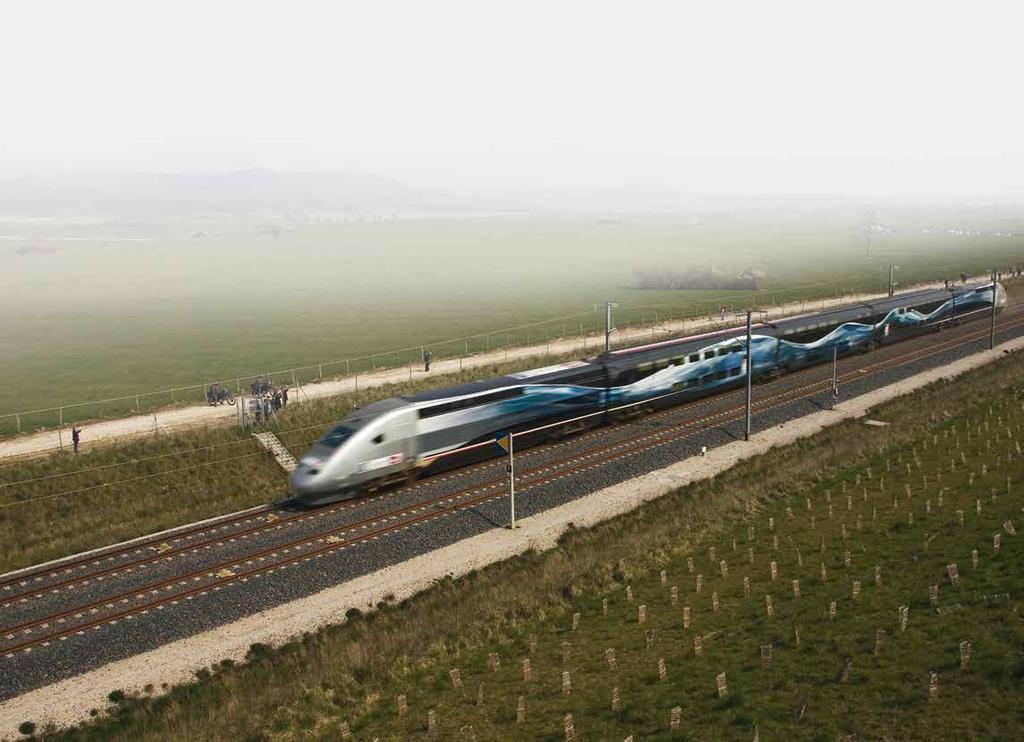 Voor het hogesnelheidsverkeer tussen Parijs, Oost-Frankrijk (Strasbourg) en Zuid-Duitsland kocht de SNCF de Train à Grande Vitesse Parijs Oost-Frankrijk Zuidwest-Duitsland (TGV POS).