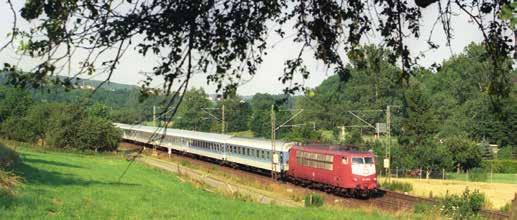 30 jaar InterRegio Onder de merkaanduiding InterRegio (IR) voerde de DB op 25 september 1988 een nieuw treinsysteem voor het langeafstandsverkeer in, dat na verloop van tijd de toenmalige, in