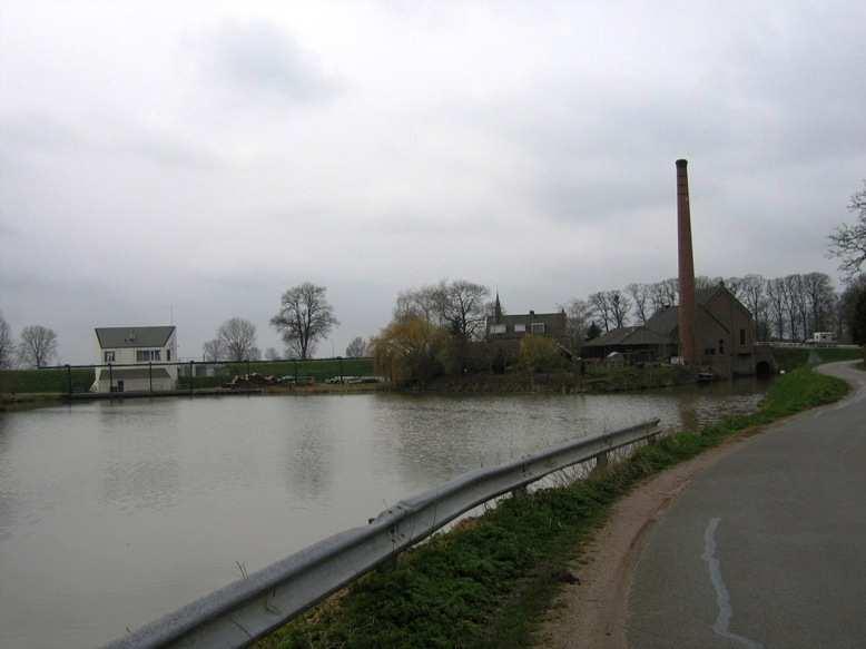 De Nieuwe Wetering De Appelternse sluizen, waarop in 1917 Stoomgemaal De Tuut is gebouwd, hebben al een heel lange geschiedenis in de waterhuishouding in het Land van Maas en Waal.