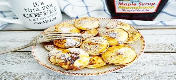 HARTIGE PANNENKOEKEN (30 cm): POFFERTJES: 18 Boeren pannenkoek 11,25 35 Poffertjes met poedersuiker 3,25 Spek-ham-salami- 36 Poffertjes met poedersuiker/ 3,60 champions slagroom 19 Boeren pannenkoek