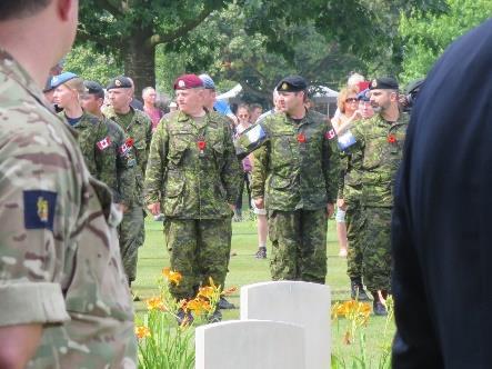 mij. Wij willen jullie bedanken voor het verzamelen van deze warme herinneringen aan de soldaten op de Canadese Oorlogsbegraafplaats in Groesbeek.