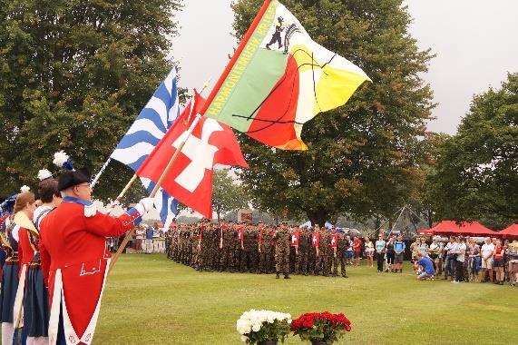 Elk jaar houden diverse regimenten uit verschillende landen een korte herdenking als eerbetoon voor de gesneuvelden.