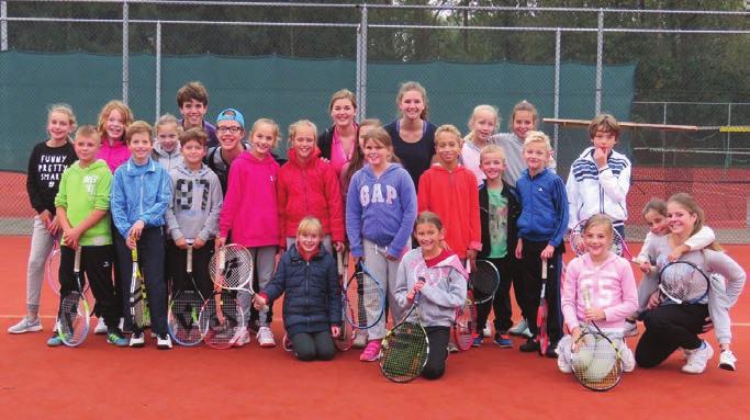 26/27 oktober Herfstkamp voor de jeugd In totaal 25 jeugdleden hebben zich heerlijk kunnen uitleven tijdens het herfst-kamp.