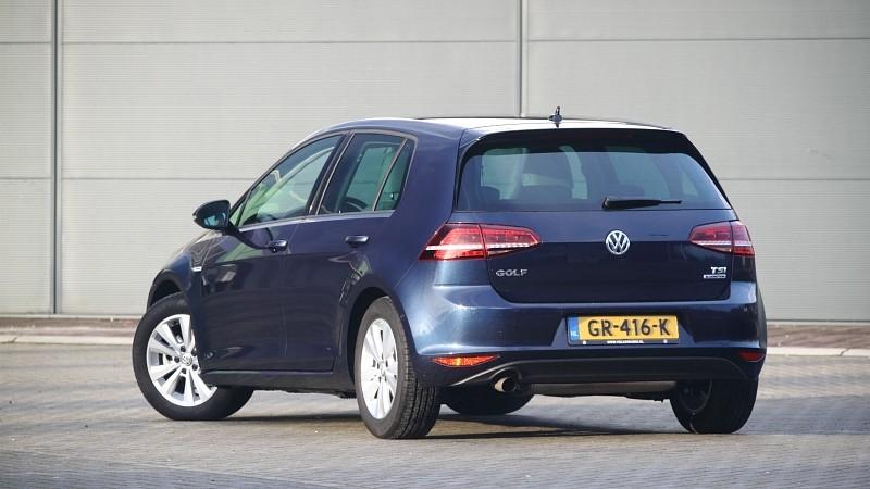 Als alle andere BlueMotion zegt u? Ja, je leest het goed: Volkswagen hangt het BlueMotion-label aan de 1.0 TSI en daarmee is deze Golf eerste benzine-bluemotion in de rijke Golf-historie.