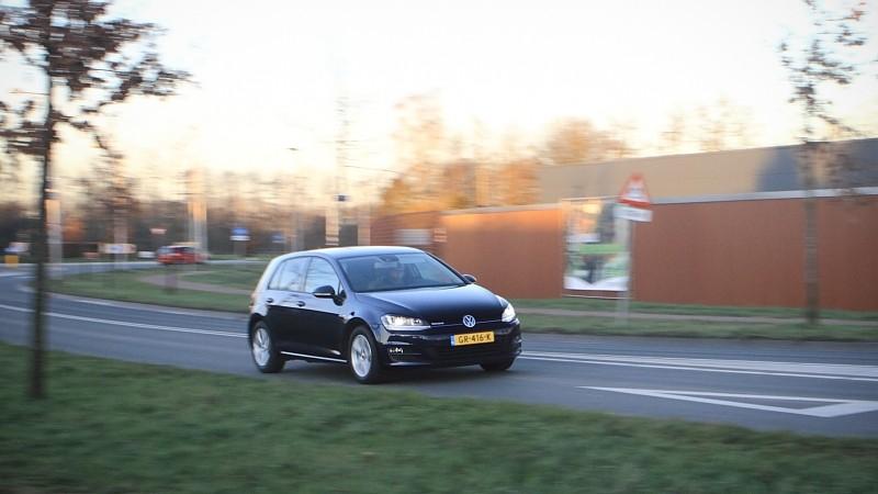 Bestaansrecht Last, but not least natuurlijk de hamvraag: wat verbruikt dat nou? Volkswagen belooft een benzineverbruik van 4,3 liter per 100 km.