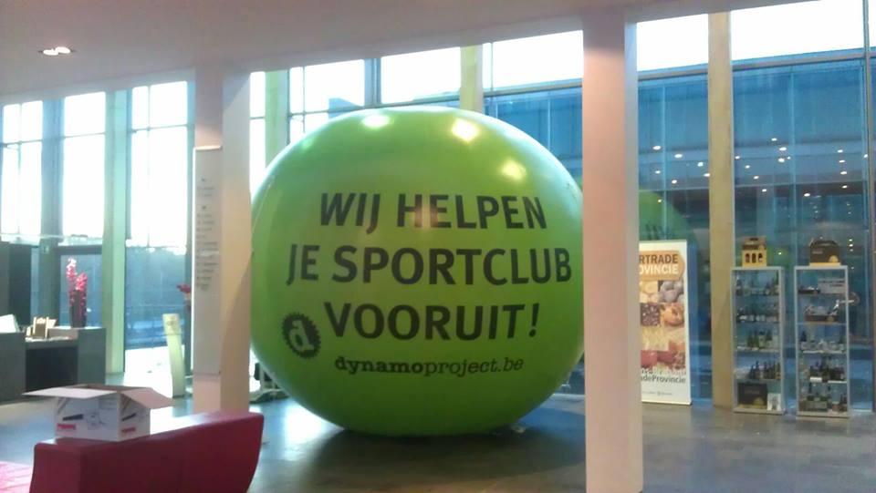 Met het jeugdfonds Zwemsport wil de Vlaamse Zwemfederatie, via het toekennen van