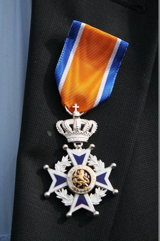Het heeft Zijne Koninklijke Hoogheid behaagd In het Stadhuis van Middelburg is onze parochiaan Don Berndsen gisteren, donderdag, 26 april, benoemd tot Ridder in de Orde van Oranje Nassau.