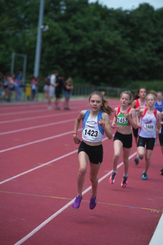 Op uw plaatsen CLUBBLAD ACHILLES TOP Vijf Limburgse titels voor CD-junioren Tijdens de Limburgse kampioenschappen voor CD-junioren op zondag 25 juni in Kerkrade hebben onze jongens en meisjes vijf