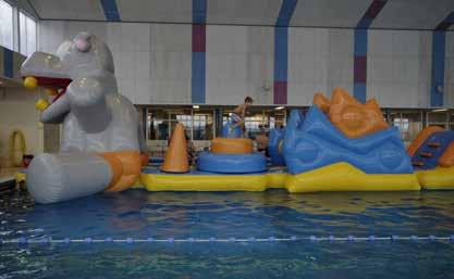 Recreatief zwemmen, zwemlessen en groepsactiviteiten Sportfondsen Rotterdam Noord bestaat uit een wedstrijd-, een instructiebad en een buitenbad.