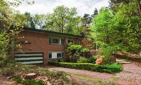 eerst een jaar in een Rijssense villa uit 1967 te wonen, te kijken, te luisteren en te voelen.