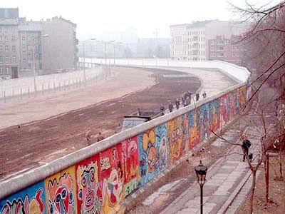 We hadden het dan ook over andere muren in de wereld: de Chinese muur, het hek tussen Noord en Zuid Korea, over de Berlijnse muur en de muur