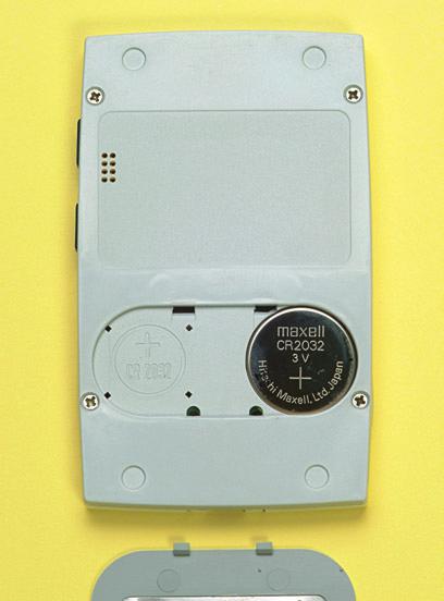 Als er na het verschijnen van het batterijpictogram meer dan 10 tests zijn uitgevoerd, verschijnt de foutmelding E-6 op het scherm als de meter wordt ingeschakeld.