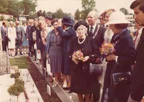 Op 27 mei 1991 onthullen vrienden die kamp Dachau overleefden een plaquette in Madurodam om hun kampgenoot George te