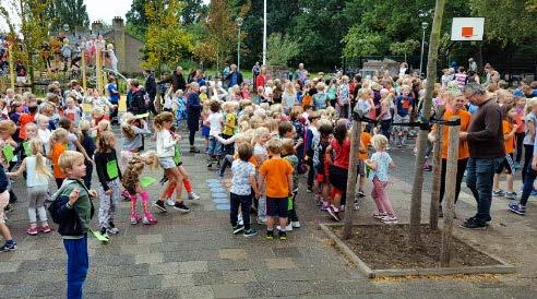 sloophout en houten kerstengelen.