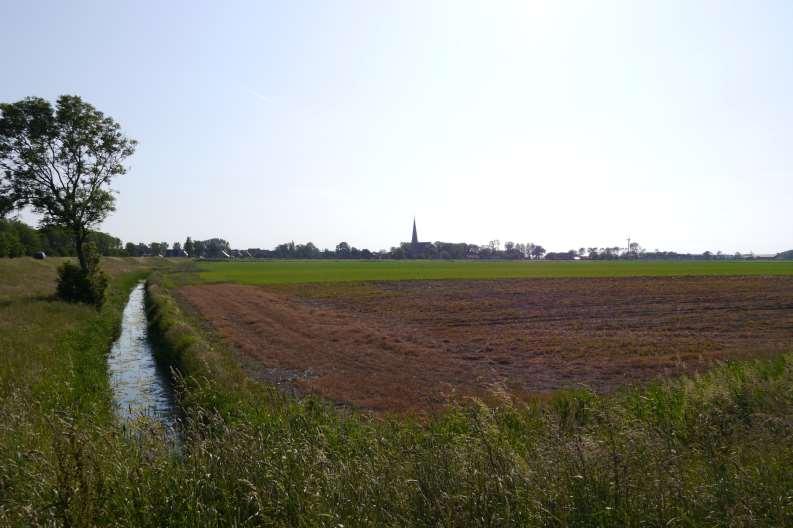 Kansen vanuit cultuur(historie)/ruimtelijke kwaliteit In het Advies Ruimtelijk Kwaliteit (Team Ruimtelijke Kwaliteit, provincie Fryslân, mei 2016) worden vanuit de plannen voor Holwerd aan Zee de