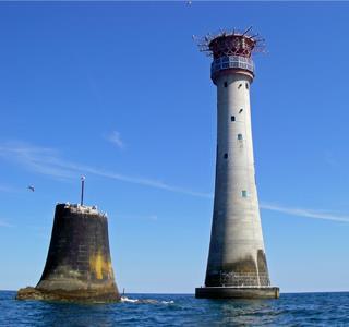 Les 9: Van Vuurtorens naar Selfie time Dit is de vuurtoren Eddystone en staat in Engeland. Een vuurtoren dient voor de scheepvaart als baken.