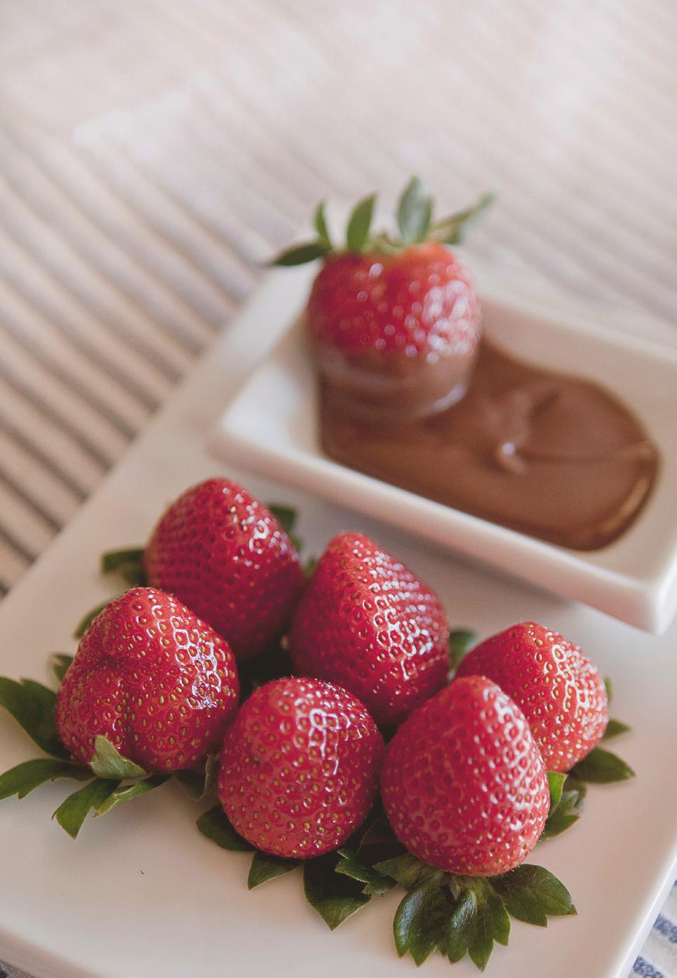 VIVA! xxxxx GASTVRIJ Aardbeien en erwten De zomer is begonnen en dat betekent ook dat het eten van aardbeien erg voor de hand ligt. U kunt aardbeien natuurlijk ook gebruiken in toetjes en taarten.