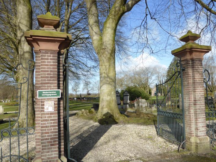 oudste begraafplaats van de voormalige gemeente Avereest. In de dertiende eeuw stond er al een kerkje.