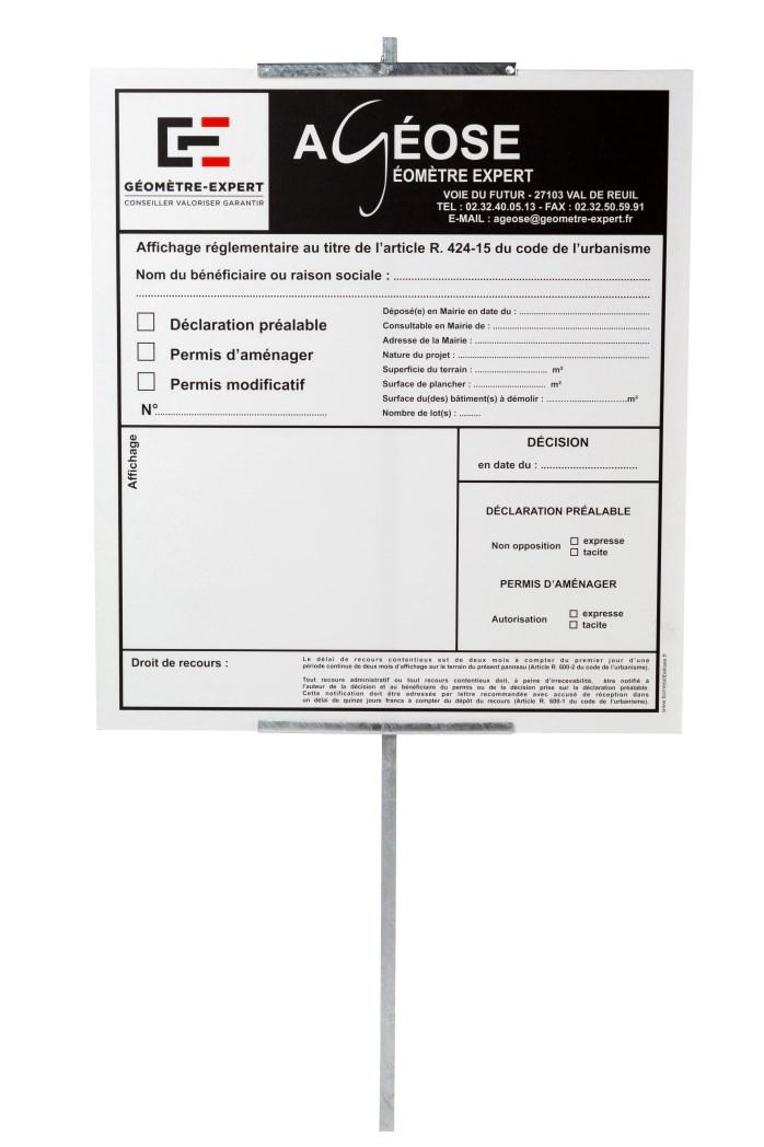 Afmetingen : Hoogte : 1500 mm L-profiel : 200 x 200 mm Centrale piket : sectie L van