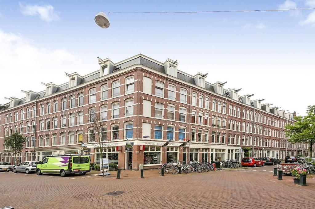 OMGEVING Het appartement ligt midden in het hippe stadsdeel Westerpark, dat grenst aan de binnenstad van Amsterdam.