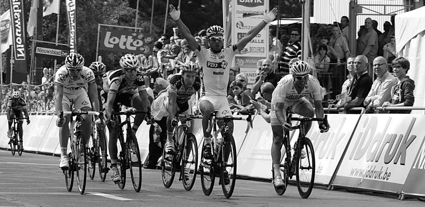 66 st e Halle-Ingooigem Woensdag 19 juni 2013 TECHNISCHE GIDS BOUHANNI SPRINT NAAR ZEGE IN 65 STE HALLE-INGOOIGEM De Fransman Nacer Bouhanni heeft Halle-Ingooigem op zijn naam geschreven.