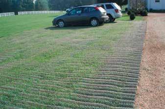 a. geëxtrudeerd HDPE net met van GP-Flex beschermt het gras door Creëren van tijdelijke en perma- een driedimensionale structuur het absorberen van horizontale druk nente parkeerplaatsen bestaande