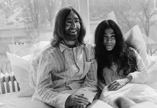84 Utopie John Lennon en Yoko Ono tijdens hun Bed-In in het Amsterdamse Hilton hotel, een pacifistische protestactie tegen de Vietnamoorlog (1969).